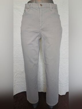 Gloria Vanderbilt Light Gray Straight Leg Denim Pants Amanda